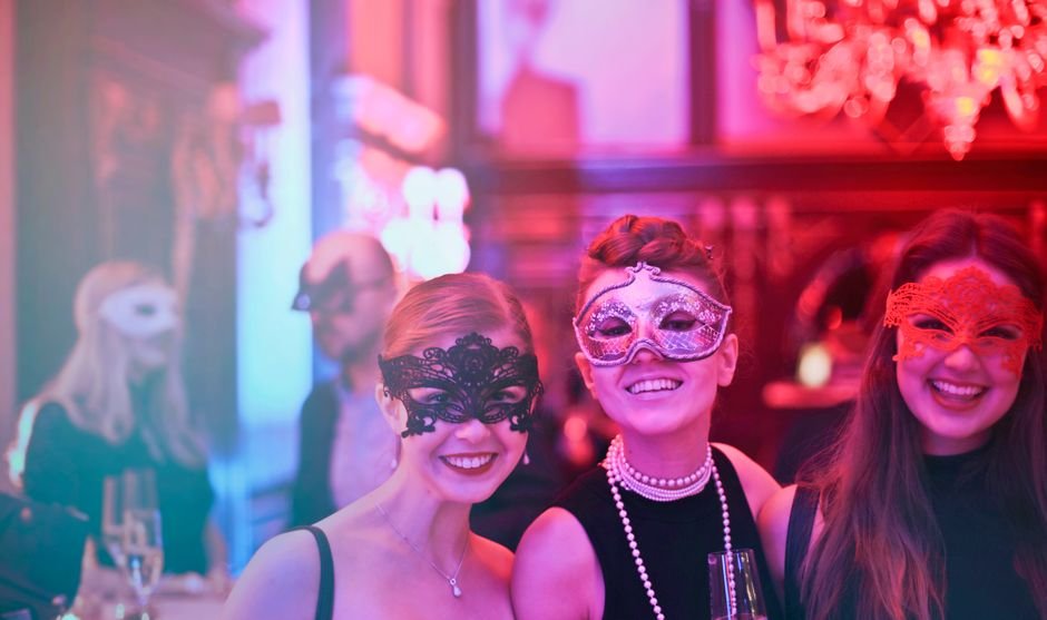 Bal masqué élégant, ambiance festive